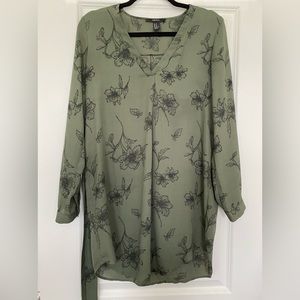 Forever 21 Green dress with black floral print. Size Medium